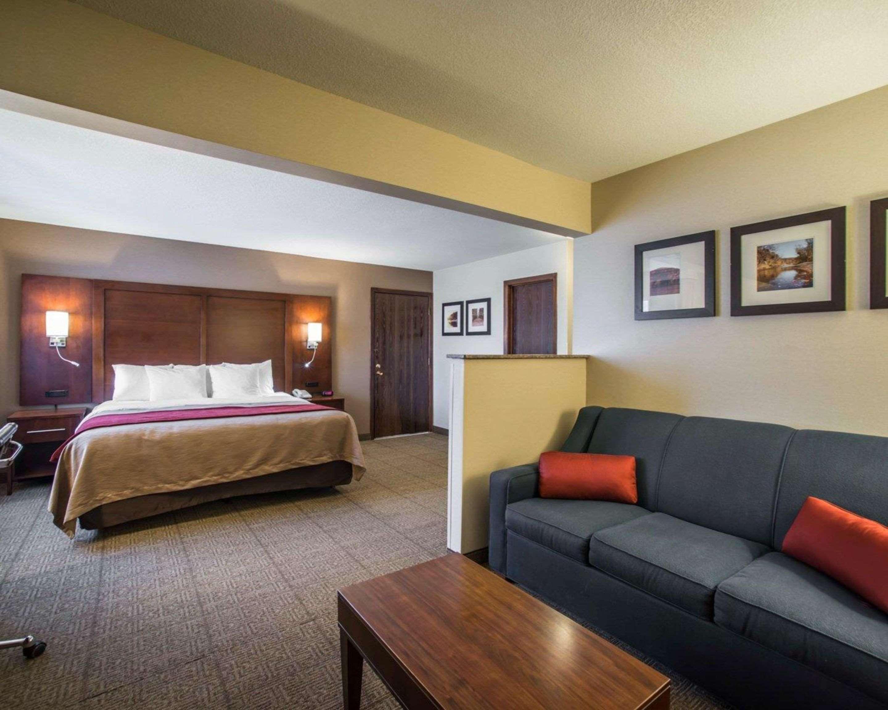 Quality Inn & Suites Boonville - Columbia Esterno foto
