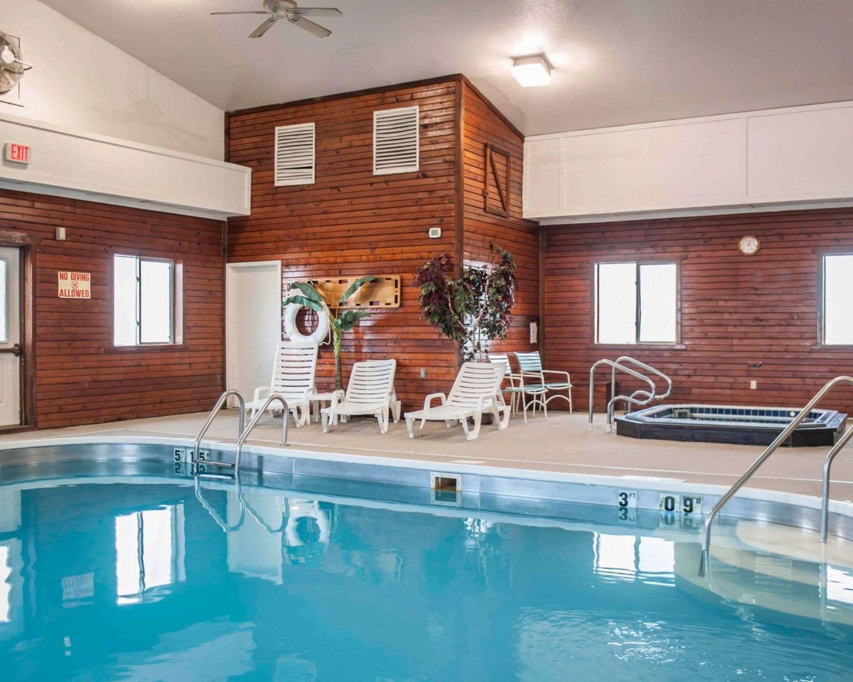 Quality Inn & Suites Boonville - Columbia Esterno foto